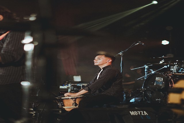 Dory Harsa Warnai Konser “The Lord of Loro Ati“
